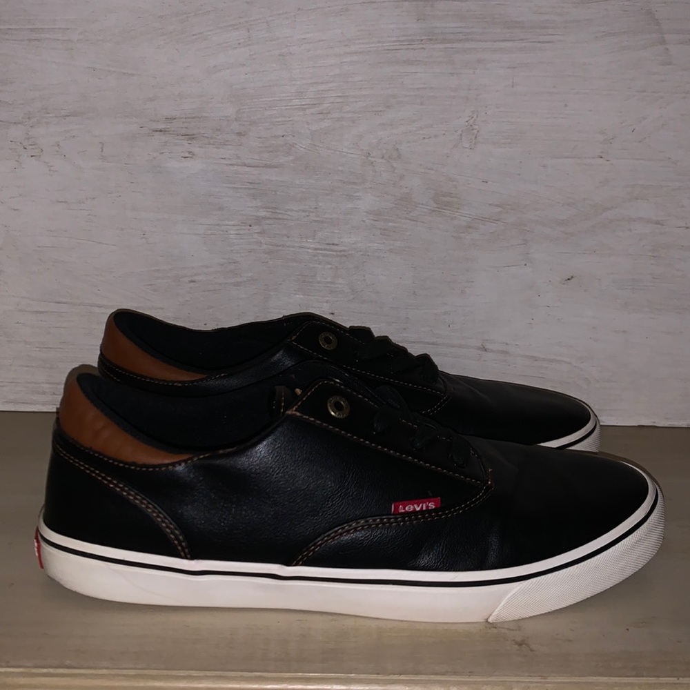 Men’s Levi’s Shoes Sz 11